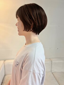 タヴィ(Tavi) 丸みショートの大人ヘア/ショートカット/耳かけショートカット