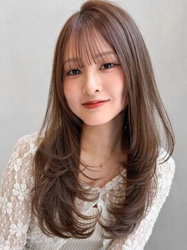 アグノス 青山(Agnos) 斜めバングナチュラルカール美髪艶感前髪似合わせカット