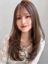 アグノス 青山(Agnos) 斜めバングナチュラルカール美髪艶感前髪似合わせカット