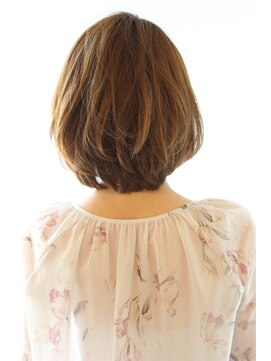 レウナ 外苑前(Reuna) 30代40代人気 お手入れ簡単丸みが可愛いボブ