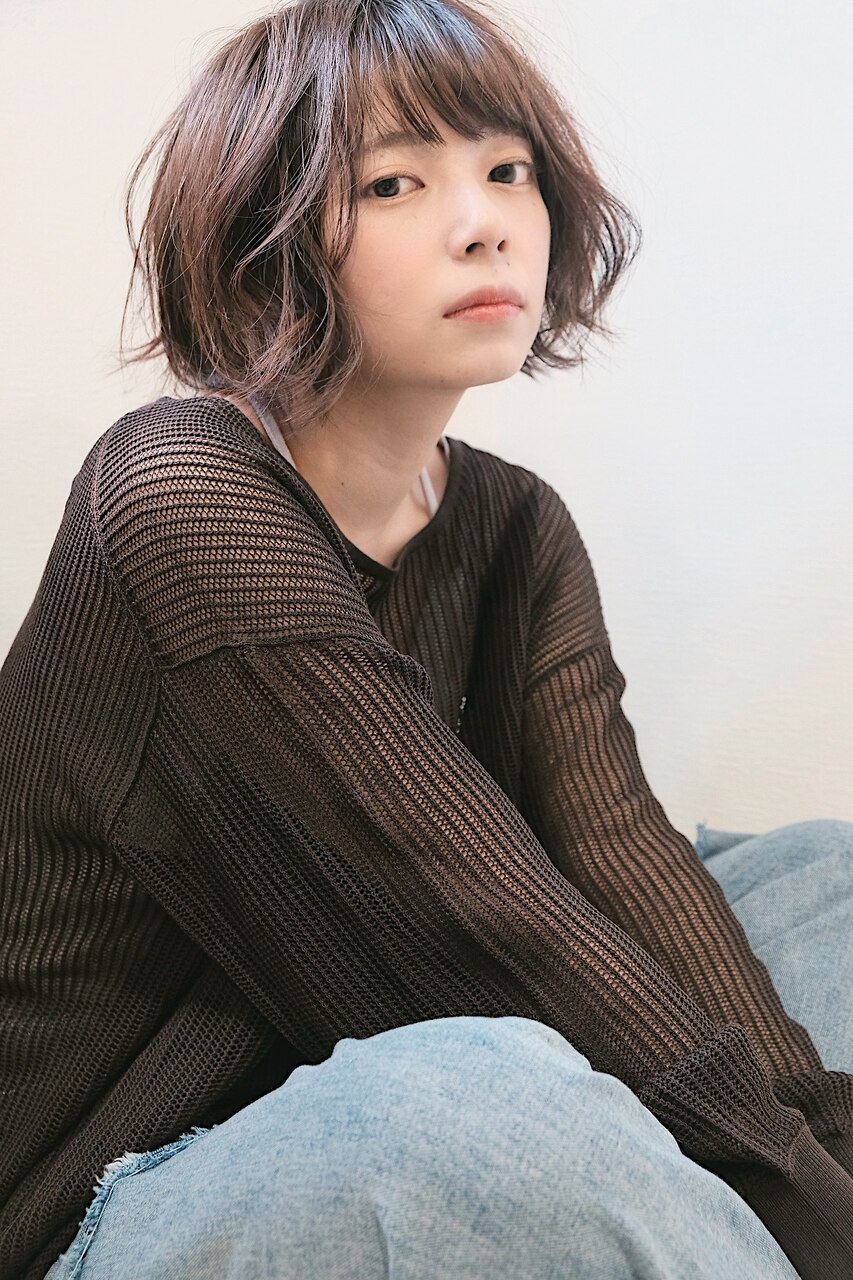 ボサボサ×可愛い×束感ショート×モカブラウン×大人フェミニン