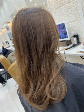 ティンク 天神(Tink) ベージュグラデーション