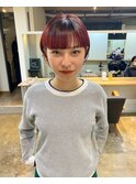 深めレッド　伸ばしかけショートボブ