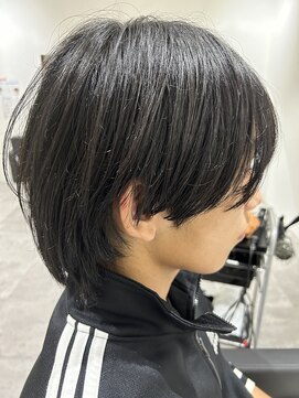 ヒュイル バイ ニアウ(Hwyl by Niau) メンズシースルーマッシュセンターパートニュアンスパーマ眉毛