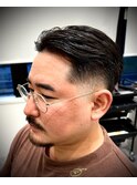 センターパート スキンフェード