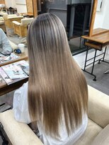 リングバイモアムー(Ring by Moremuu)&nbsp;issy バレイヤージュ