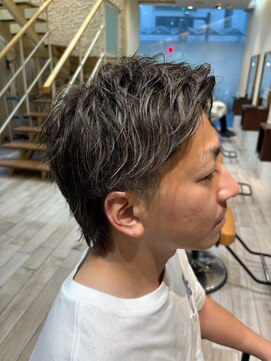 クラップス 横須賀中央店(CLAPS) センターパートスパイラルパーマツーブロック刈り上げメンズヘア