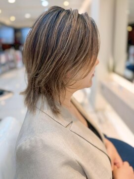 ザビー(THE B) 本八幡×ケアブリーチ×レイヤーカット×ミディ