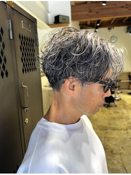 リフル 八王子(RIFULL) メンズパーマ ツイスパ 波巻き メンズバレイヤージュ