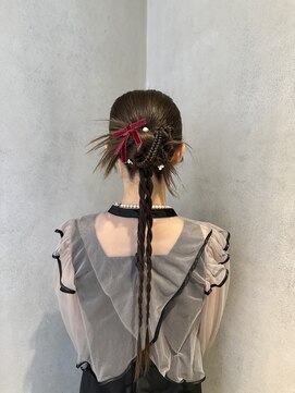 崩れにくいカチモリヘアアレンジ