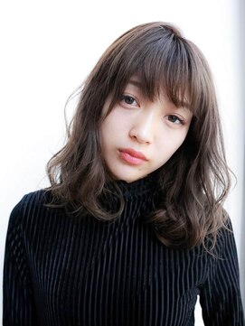 ルティア(Lutia) 流しバング ゆるふわ アッシュカラー★★