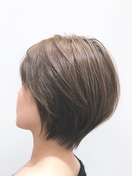 ユキオ オブ ヘアー(YUKIO of Hair) 30代40代 ☆襟足すっきりで小顔見せ☆ショートstyle