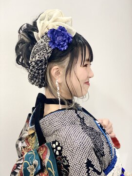 ヘアセットサロンエッジ(Edge) 個性的なお振袖スタイルで成人式の前撮り