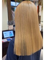 ヴォーチェ フォーヘアー(VOCE for hair)&nbsp;髪質改善プラチナブロンドストレート酸熱トリートメント縮毛矯正