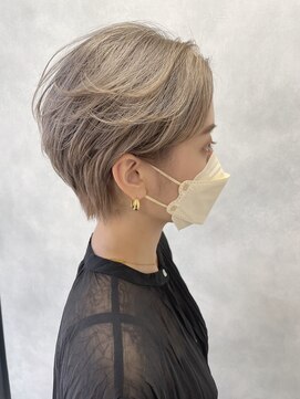 ラックスビールーチェ 沖縄那覇イオンモール店(LUXBE LUCE) ハイトーン×くびれショート