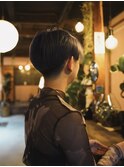 透けカラー刈り上げショート