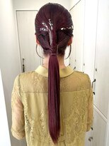 ガーデンヨコハマ(GARDEN YOKOHAMA)&nbsp;ヘアセットアレンジタイトポニーロング金箔結婚式成人式前撮り