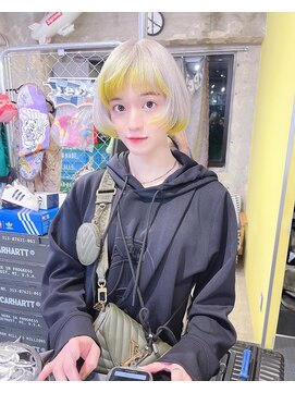 シリー(Silly) ホワイトカラー/ボブ/デザインカラー/インナーカラー/イエロー