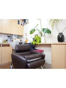 50代から抱えるお悩みに寄り添い、解決に導きます☆こだわりの天然100％ヘナ使用。本物志向の大人女性に♪