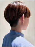 耳だし 刈り上げ ハンサムショート 前髪なし