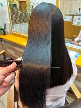 デザインケアアムリット(Design Care Amrit)の写真/うねりや広がりを修復する縮毛矯正で髪と頭皮の健康を守りながら美しいストレートヘアを手に入れましょう♪