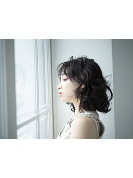 【ご褒美空間サロン】《フローディアトリートメント》で髪質改善◎ダメージに合わせた施術で美しい艶髪に♪