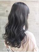 ロングウエーブ透明感シルバーアッシュグレージュカラー