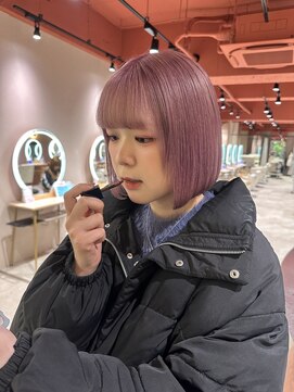 ヘアーアンドメイク ビス(HAIR&MAKE bis) ピンクベージュカラー