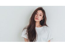 ワン(One)の雰囲気（赤みを消して、光をまとう髪へ。透き通るような柔らかな質感）