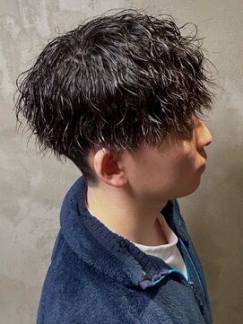 ディスイズバーバーサード(THIS IS BARBER 3rd) ツイスパ ツーブロックマッシュ 黒髪ショート 束感 20代