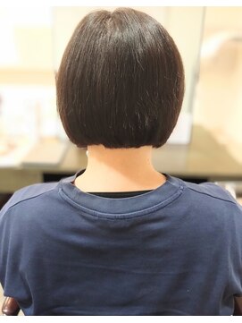 ビーズ ノイ(BEE´Z ＮＥＵ) サーフカールショートボブサイド刈り上げ9.11