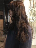 ナヌーク シブヤ(nanuk shibuya)&nbsp;くせ毛っぽく、ナチュラルに緩めのロングパーマ