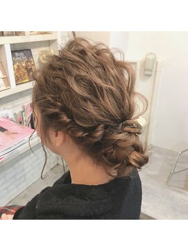 ジオ(gio) 結婚式・2次会ヘア