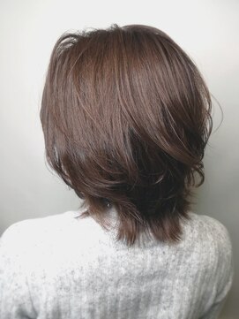 オーストヘアー リュウール(Aust hair Lueur) レイヤーミディ