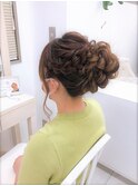 編み込みミドルアップ