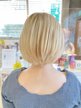 モモ(MOMO) ホワイトブロンド