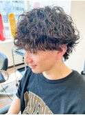 波巻きスパイラルパーマツーブロックツイストパーマメンズヘア