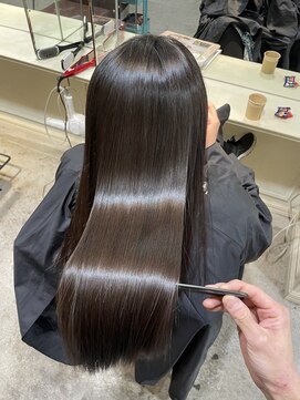 ロロ(ro-ro) 【恵比寿 ro-ro】高反射の潤艶髪髪質改善トリートメント