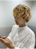 カーリーショート×ブリーチパーマ