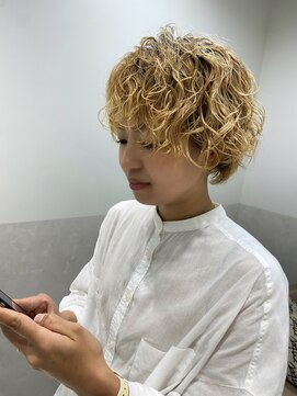 サロウィン 那覇店(SALOWIN) カーリーショート×ブリーチパーマ