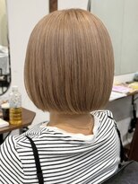 ルイ(ROUIS produced by LUCK 津田沼)&nbsp;ROUIS津田沼 ハイトーンボブ 白髪ぼかし