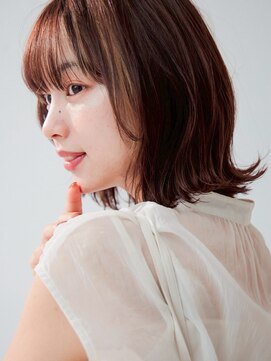 ファムバイアヴァンス(Femme by AVANCE.) チェリーブラウンナチュラルで大人可愛いミディアムウルフ