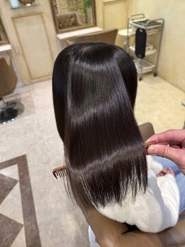 アリーシャ バイ アルティナ(Alisha by artina) 触れたくなるツヤ髪ストレート