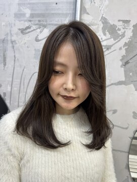 サル(saru) #レイヤーカット #オリーブベージュ