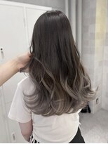 ローウェ 渋谷(Louwe) 透け感グレージュグラデーション 【ayami】