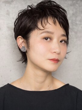 シック(sick) グレーカラー+くせ毛ショート