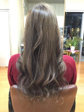 キュアラ(CUARA) ハイライトとベージュ