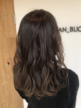 アンブリック(AN_BLICK) 柔らかハイライトロング