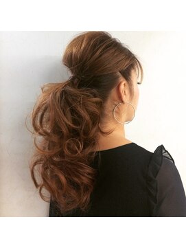 サロン ド ハル salon de HARU 大人かわいいルーズポニーテール