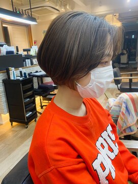 オーシャン(Ocean) ［OCEAN Hair&Life 水田成美］丸みショート×ヌーディーカラー